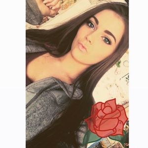 Meet your Posher, Caitlyn